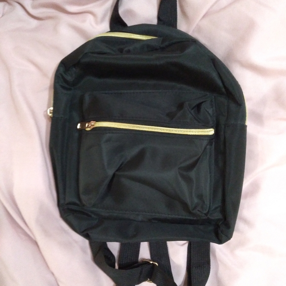 Mini black and gold backpack - Picture 2 of 2
